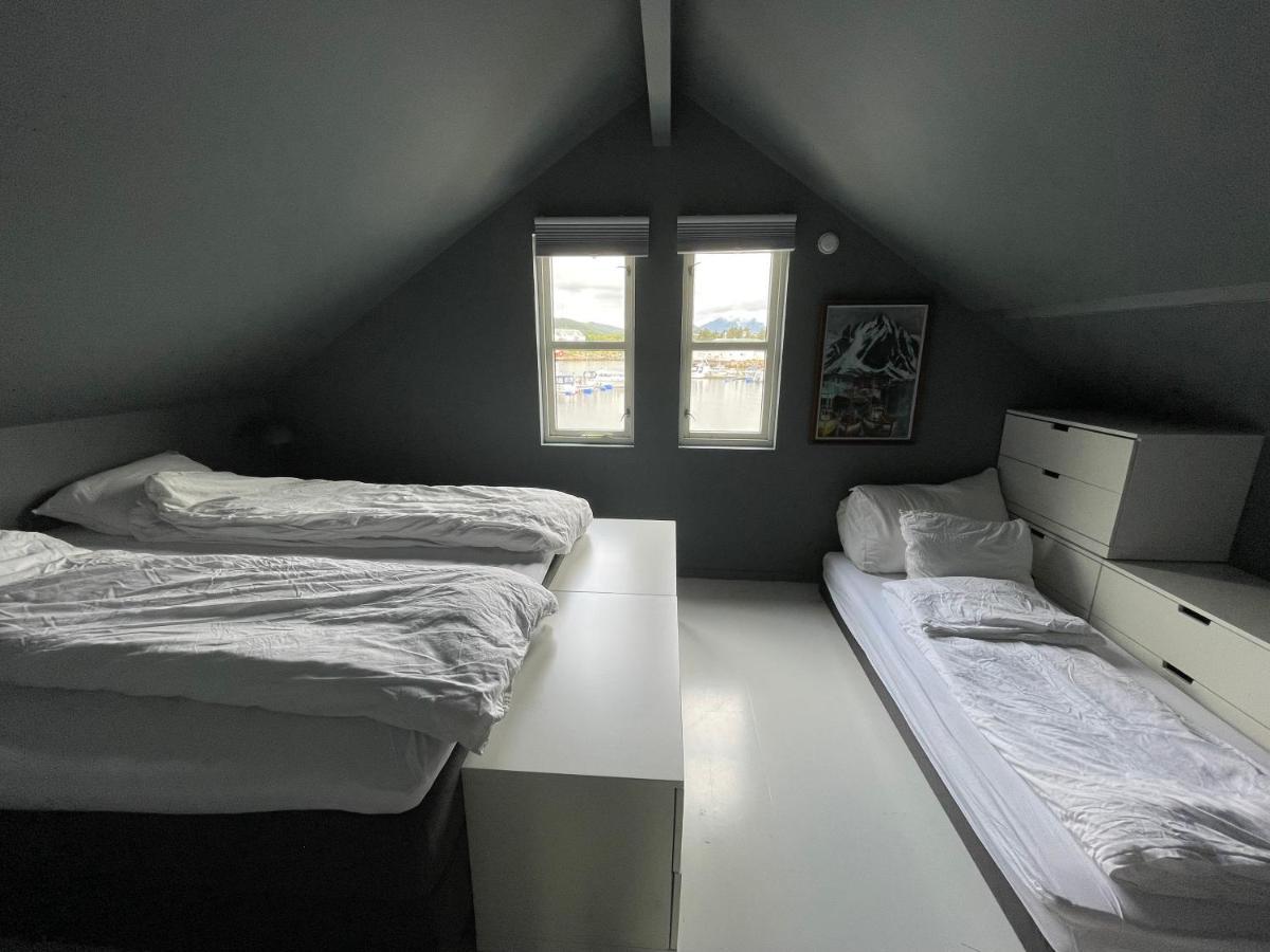 Charming Waterfront Cabin In Ballstad, Lofoten 外观 照片